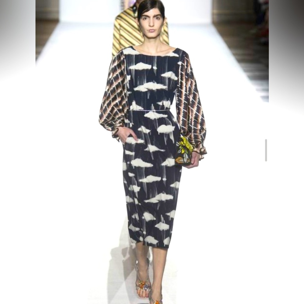 From the 2018 Dries Van Noten Collection Abstract Cloud Print Pencil Skirt